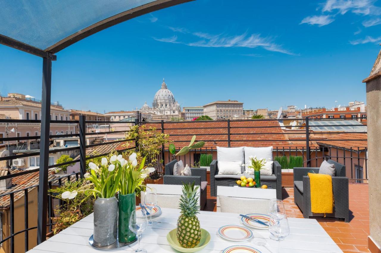Unique View Over St. Peter's Dome! Apartment